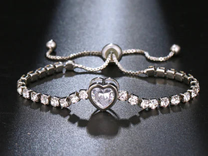 Expandable Bracelet with Zircon Heart Design